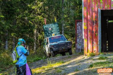 Suurpelin autot yhden joukkueen k&auml;ytt&ouml;&ouml;n