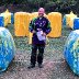 Suomen Paintball-liiton puheenjohtaja Jani Leskinen alustamassa divisioonan palkintojenjakoa