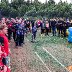 Pelaajia seuraamassa ykk&ouml;sdivisioonan palkintojenjakoa