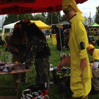 Tyt&ouml;t suunnittelemassa hy&ouml;kk&auml;yst&auml;